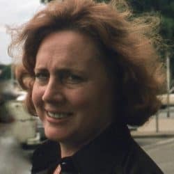 Mme Françoise Dessureault Kremer