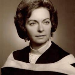 Mme Audrey Madeline Finn (Benjamin)
