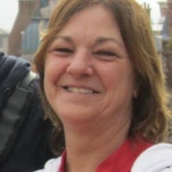 Mme Suzanne Lacroix