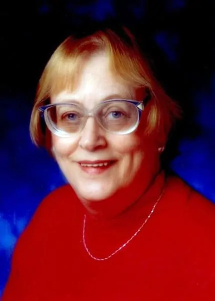 Mrs. Carolyn Knowlton Davis