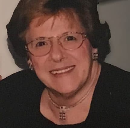 Mme Thérèse Carbonneau Jolicoeur