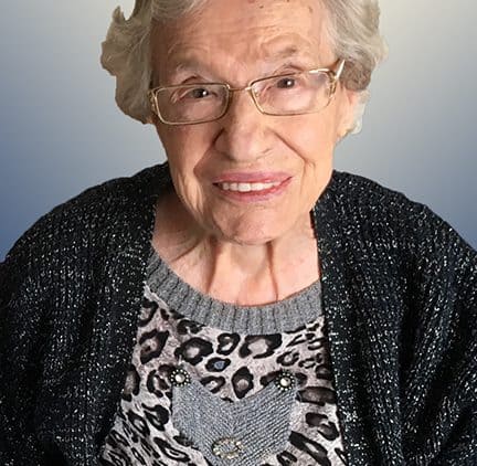 Mme Niola Stonehouse Sévigny