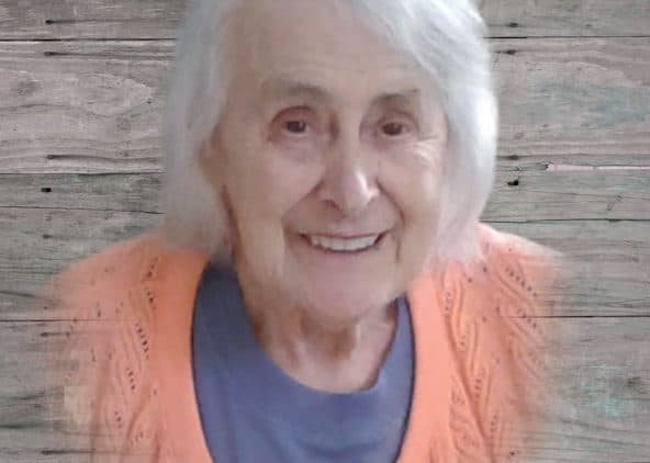 Mme Carmen Ferro  (Née Laplante)