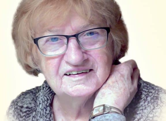 Mme Nicole Larivée Larente