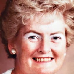Mme Rita Kennedy