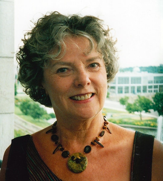 Mme Claire Perron