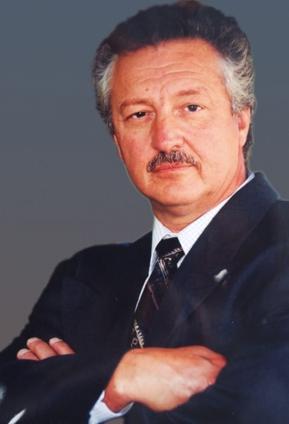 M. Robert Viens