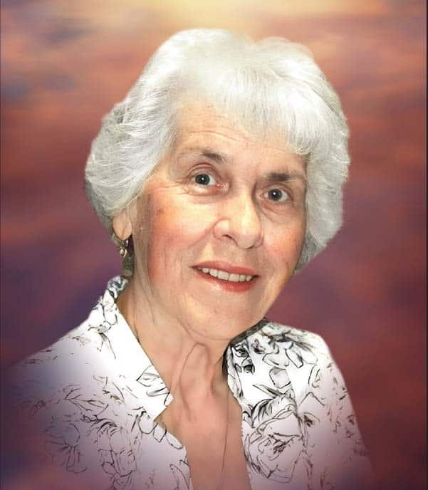 Mme Réjeanne Vincent Trottier