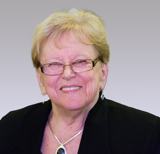 Mme Alice McNamara Proulx