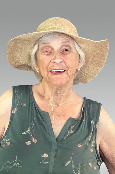 Mme Etiennette Hébert