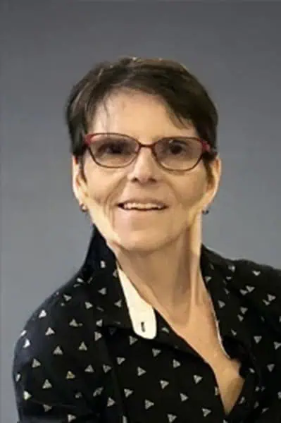 Mme Céline Castonguay