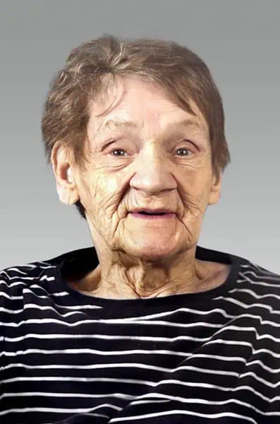 Mme Eliane Deschênes